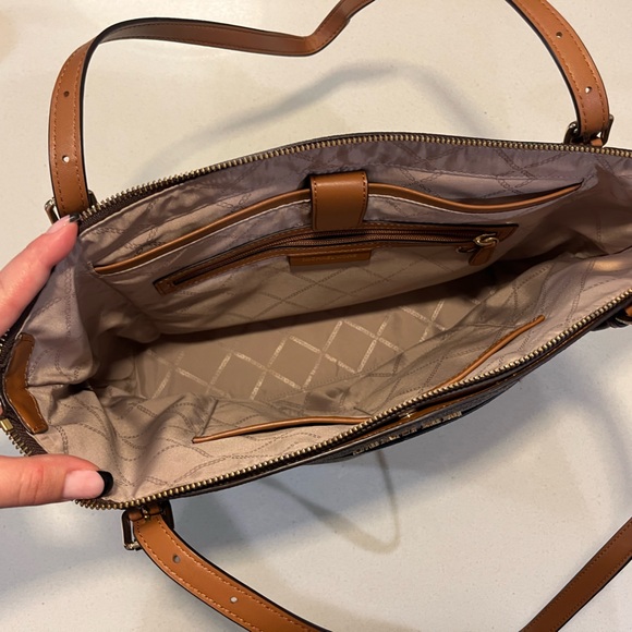 Brown Michael Kors Tote Bag - Picture 4 of 5